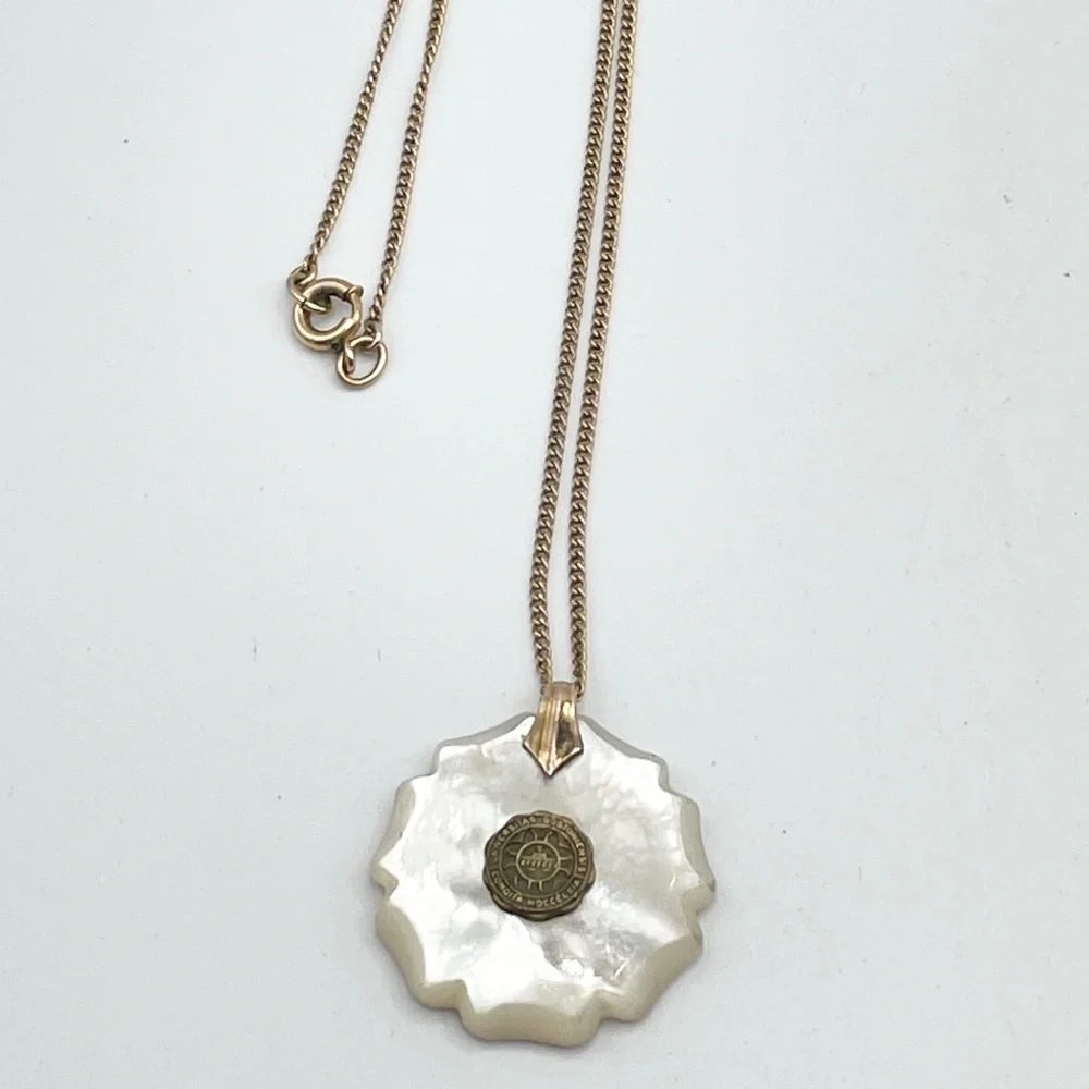 Antique mother of pearl abalone Shell pendant necklace - Picture 7 of 7